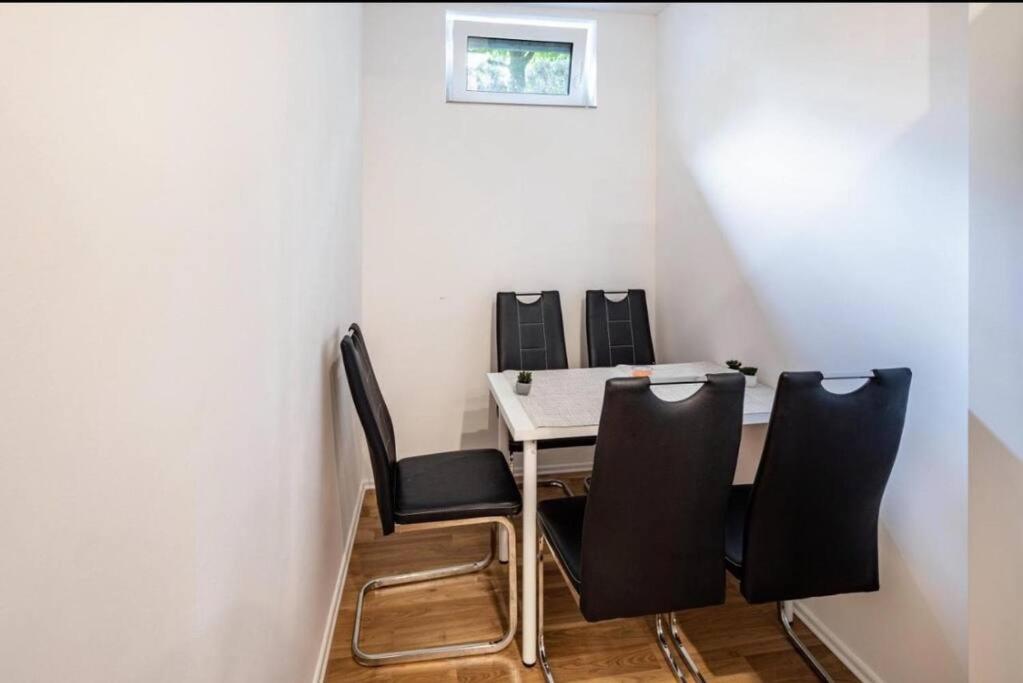 Cityloft Kassel 1 - Zentrale Unterkunft Fuer Gruppen Bis 7 Personen - Parkplatz - Netflix ภายนอก รูปภาพ