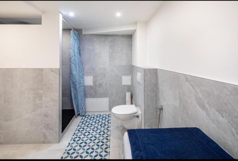 Cityloft Kassel 1 - Zentrale Unterkunft Fuer Gruppen Bis 7 Personen - Parkplatz - Netflix ภายนอก รูปภาพ