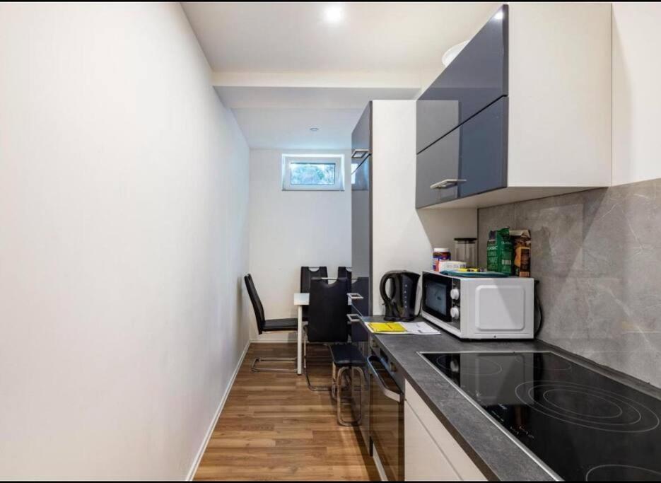 Cityloft Kassel 1 - Zentrale Unterkunft Fuer Gruppen Bis 7 Personen - Parkplatz - Netflix ภายนอก รูปภาพ